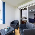Pera & Pool - Silhueta Citadina Armação de Pêra