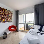 Pera & Pool - Silhueta Citadina Armacao de Pera