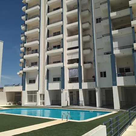 Pera & Pool - Silhueta Citadina Armação de Pêra