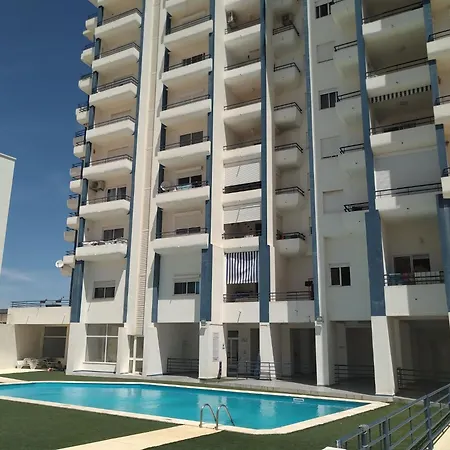 Apartament Pera & Pool - Silhueta Citadina