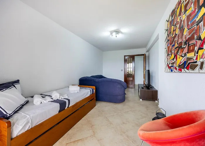 Pera & Pool - Silhueta Citadina * Armação de Pêra