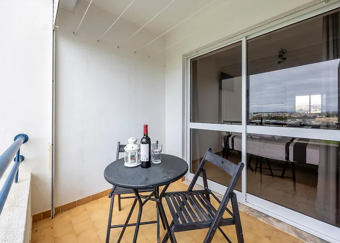 Appartement Pera & Pool - Silhueta Citadina