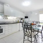 Apartmán Pera & Pool - Silhueta Citadina